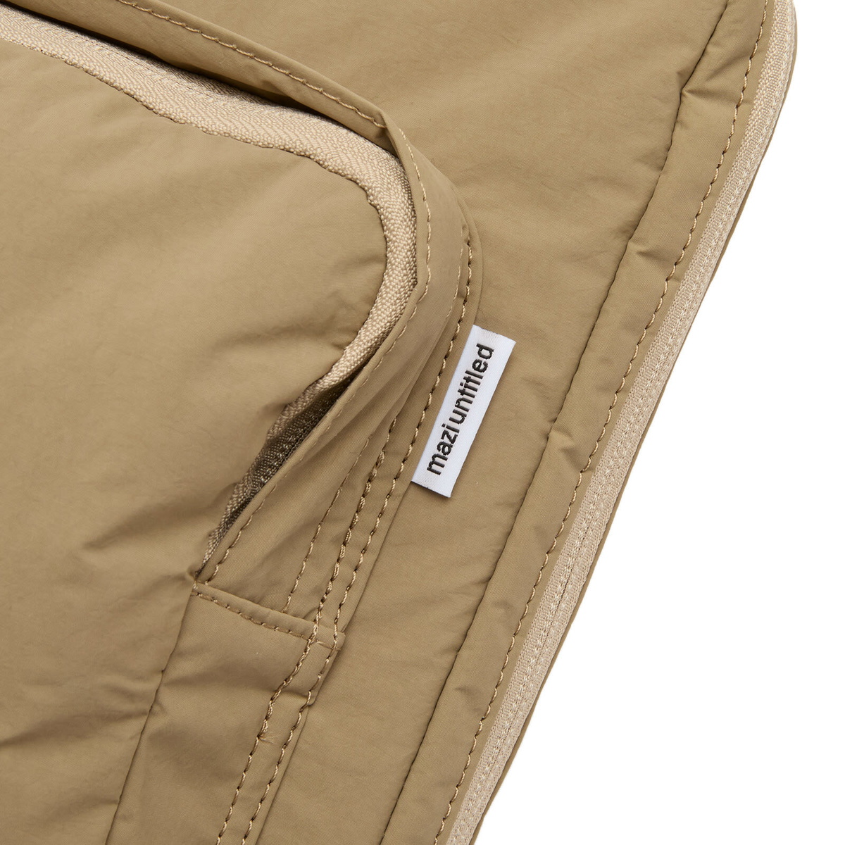 Mazi Untitled AM Case 02 in Beige 