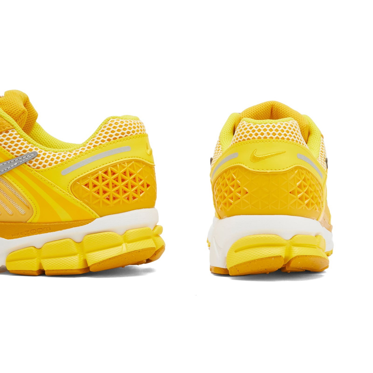 Nike Men's Zoom Vomero 5 Sneaker in Yellow/Silver