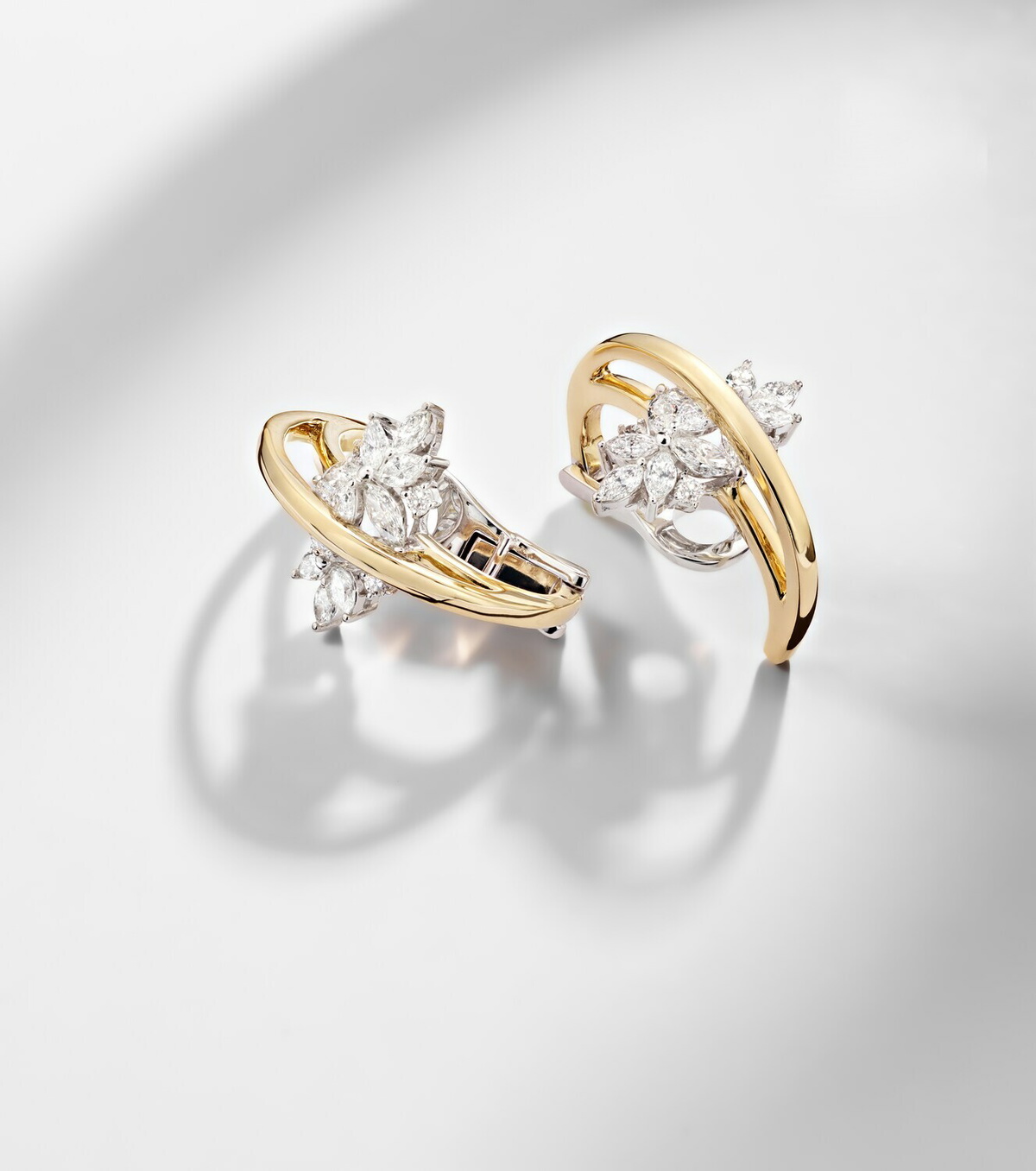 Yeprem Golden Strada 18kt gold clip-on earring with diamonds