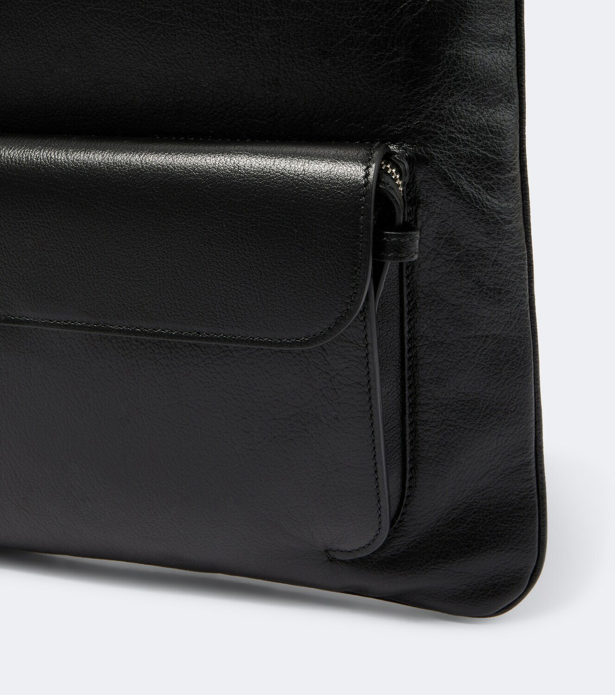 Métier Slide leather messenger bag