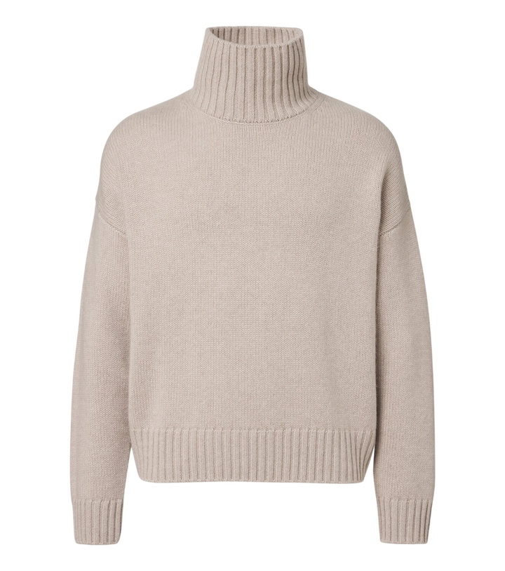 Photo: Lisa Yang Olai cashmere turtleneck sweater