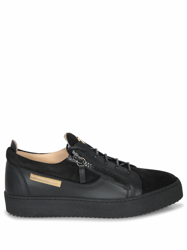 Photo: Giuseppe Zanotti Zip Logo Black-gold Sneakers