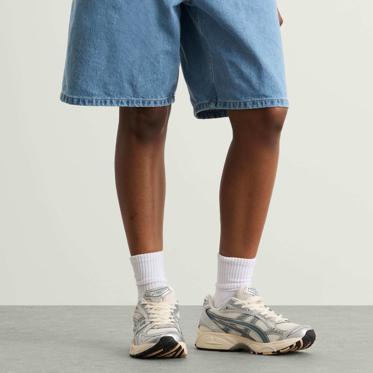 Asics GEL-Kayano 14 Sneaker in Cream/Ironclad