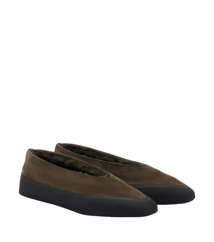 Photo: Le Monde Béryl Apres Ski shearling-lined suede ballet flats