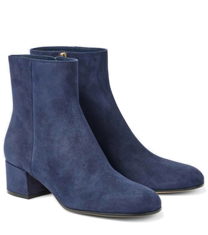 Photo: Gianvito Rossi 45 suede ankle boots