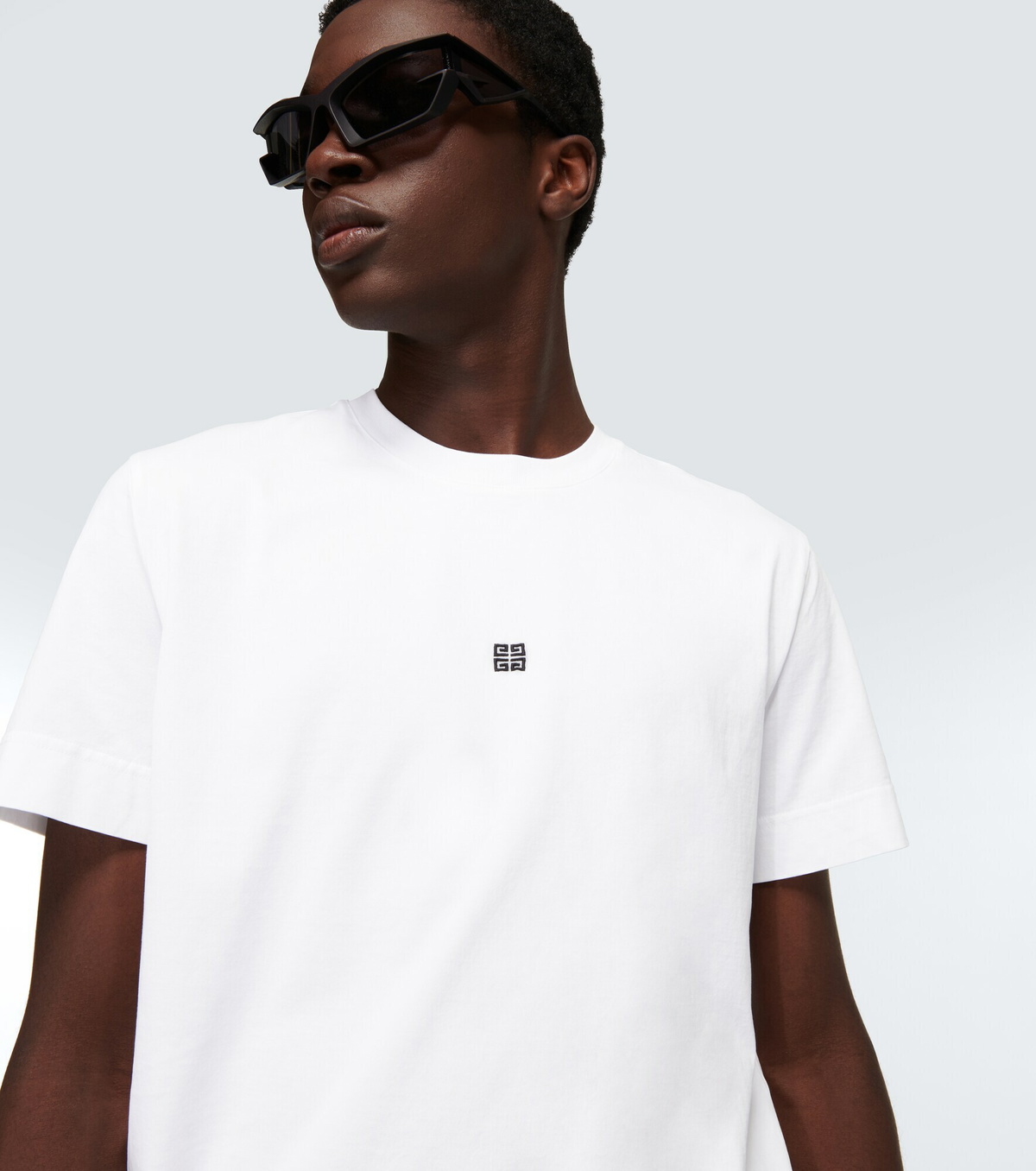 Tシャツ・カットソー GIVENCHY COTTON T-SHIRT WITH LOGO LABEL Black Logo-Embroidered Cotton-Jersey T-Shirt | GIVENCHY | MR