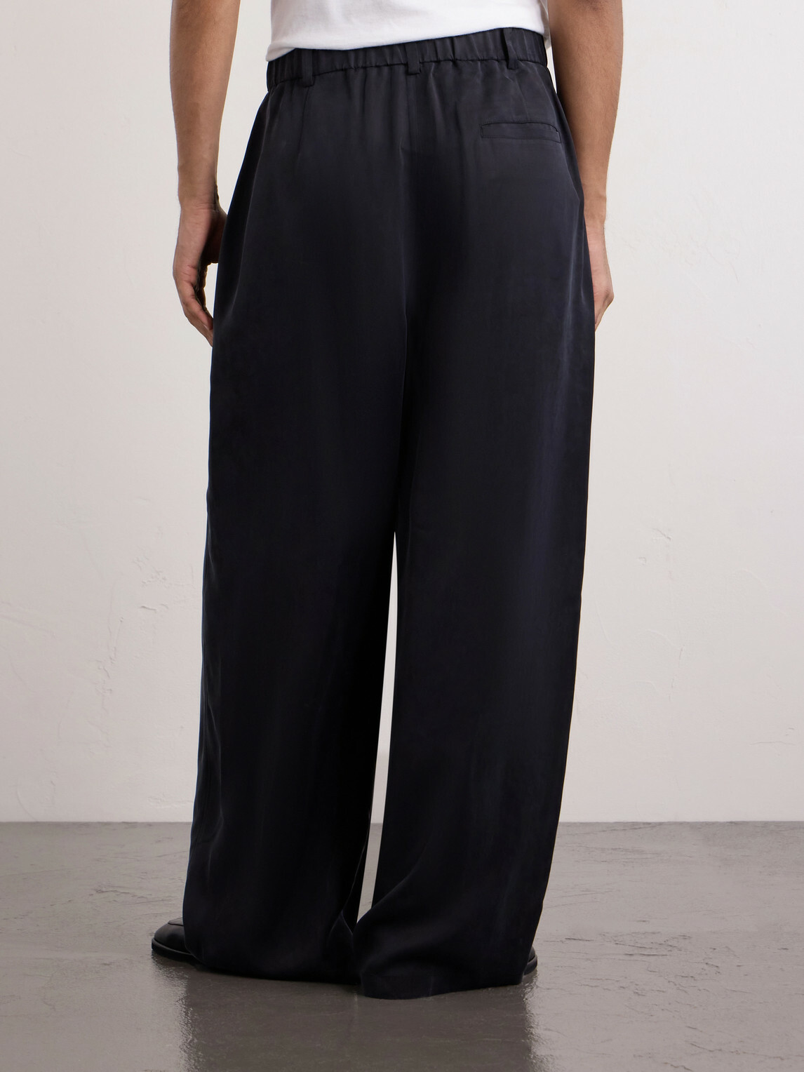 Amomento - Wide-Leg Pleated Satin Trousers - Black