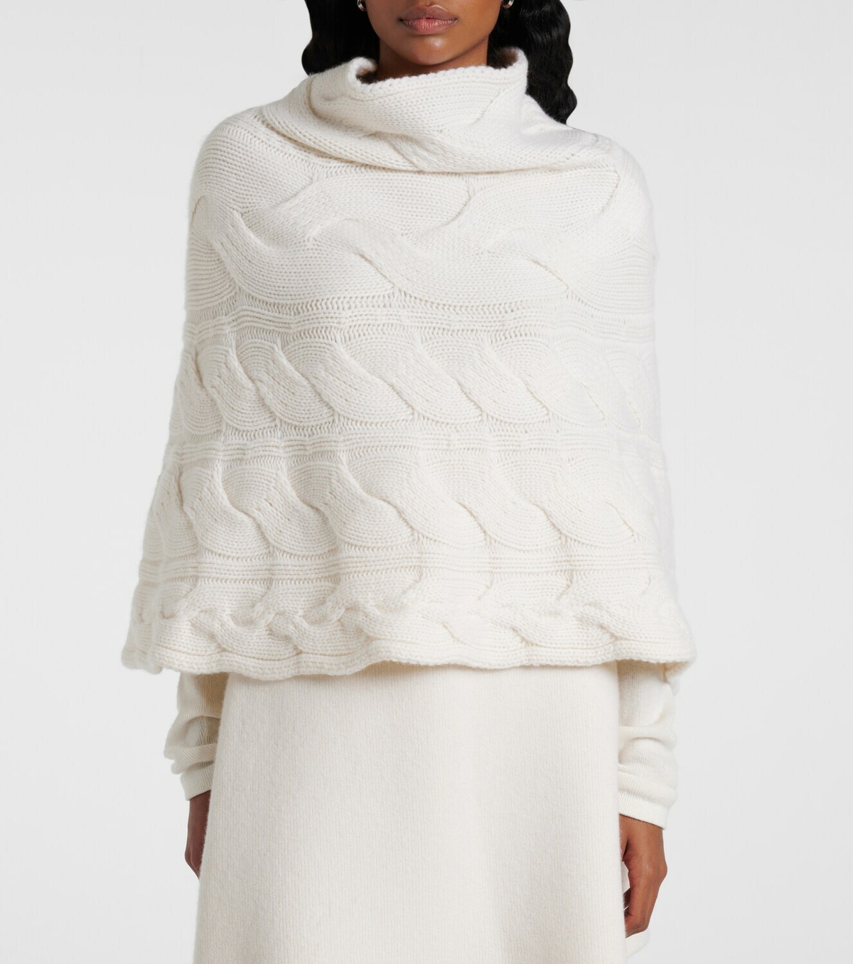 Lisa Yang Evanna cable-knit cashmere cape