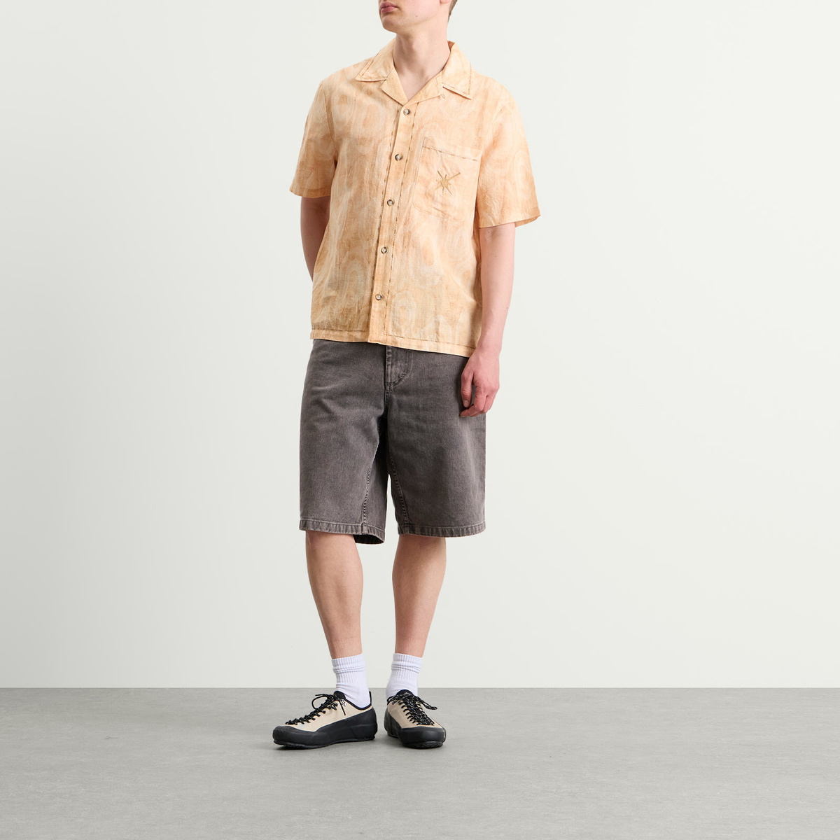 ACMH by Magic Castles Men's x Khruangbin Linen Vacation Shirt in Sandstone