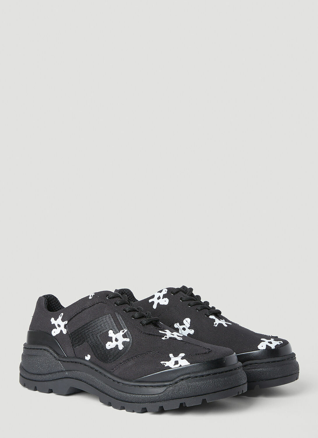Phileo Basalt White Flower Lace-Ups