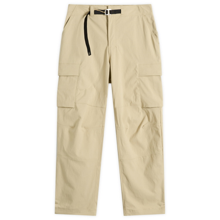 Photo: Haglöfs Men's Hede Cargo Trousers in Chalk Beige