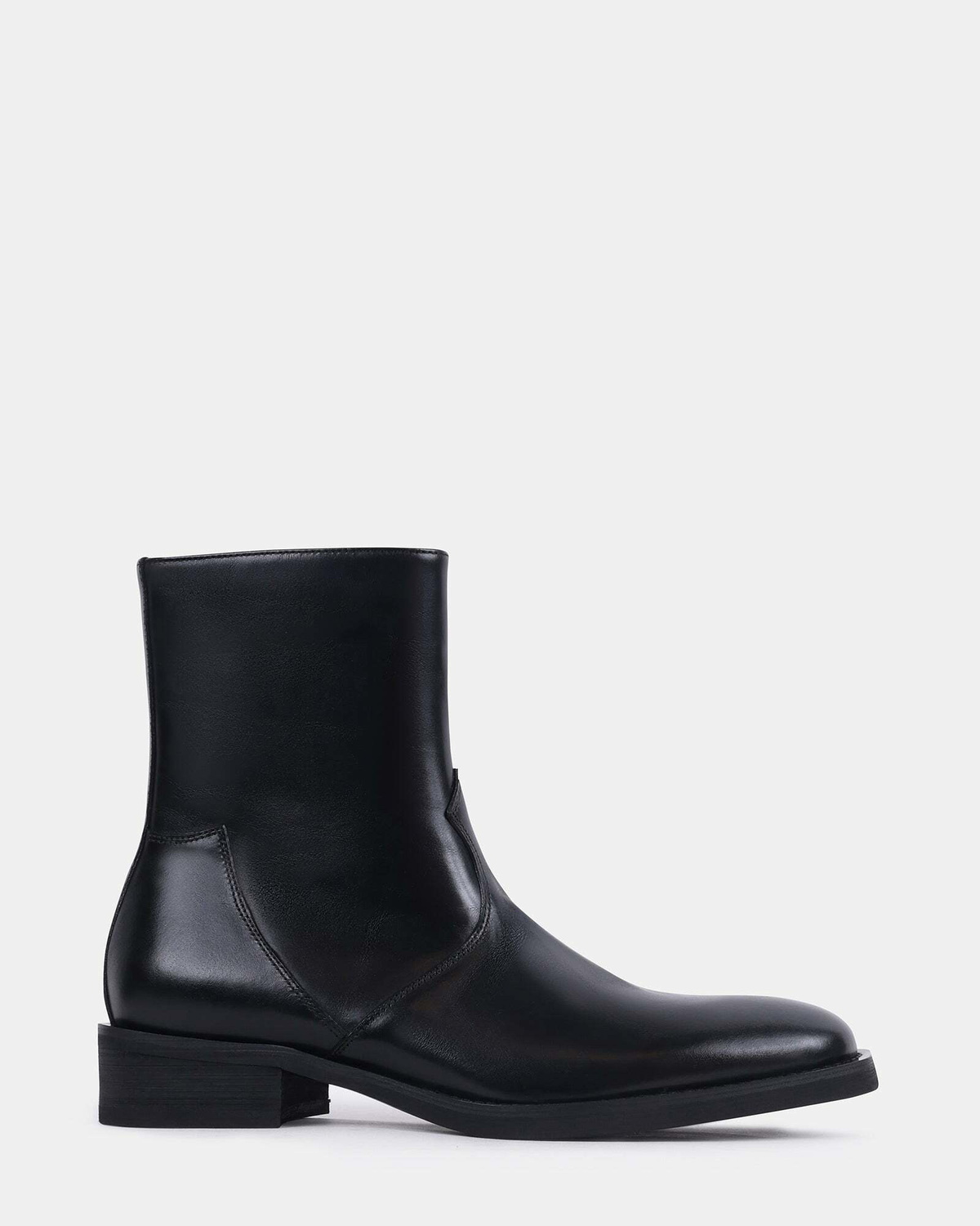 Steve Madden Conte Boots in Black