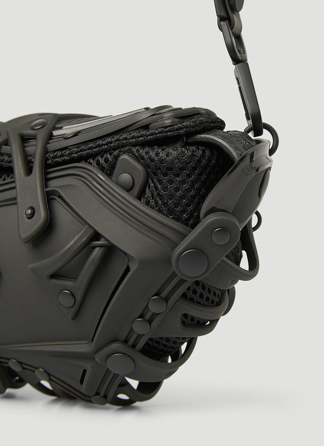 Innerraum Object I14 Smartphone Crossbody Bag