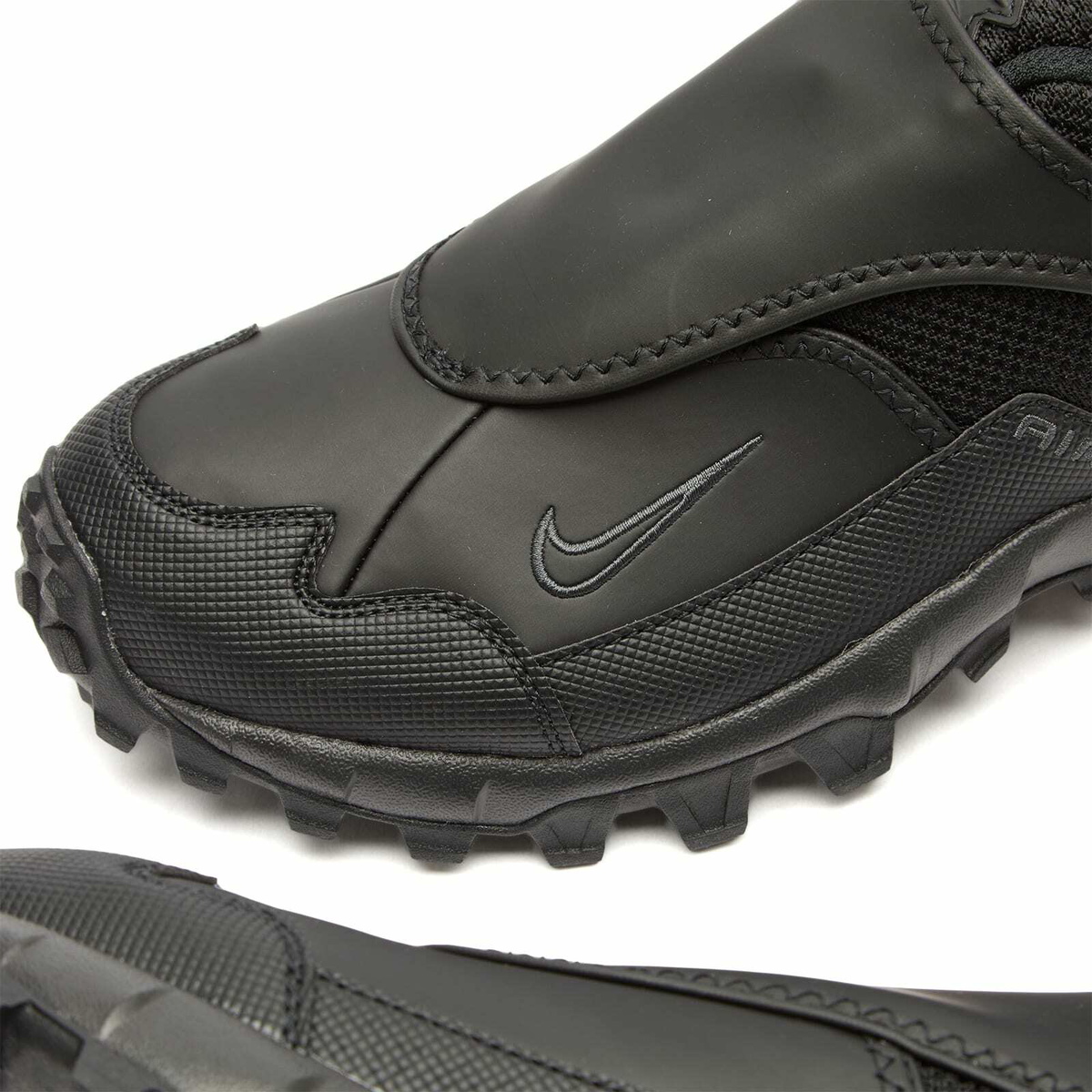 Nike Acg Phassad Sneaker in Black