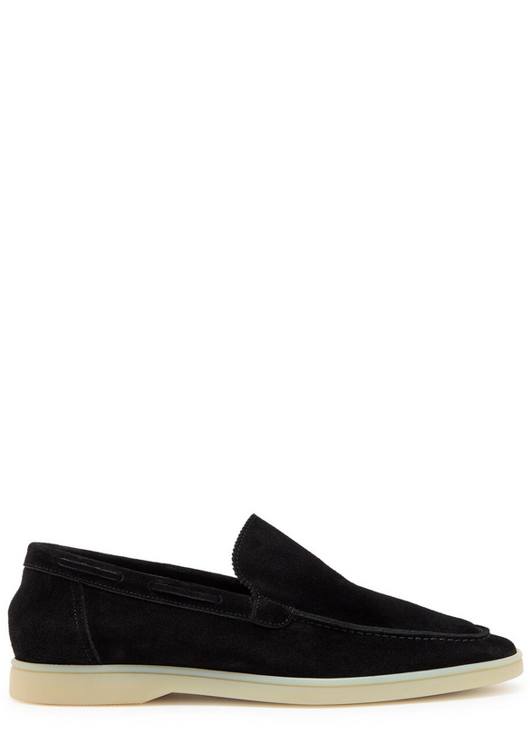 Photo: Aurélien Yacht Suede Loafers Black