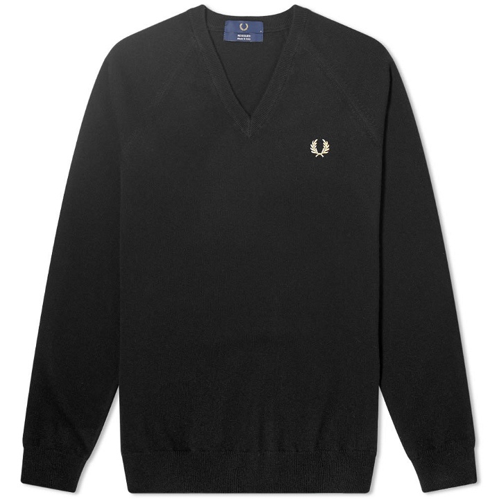 Photo: Fred Perry Reissues Lambswool V-Neck Jumper