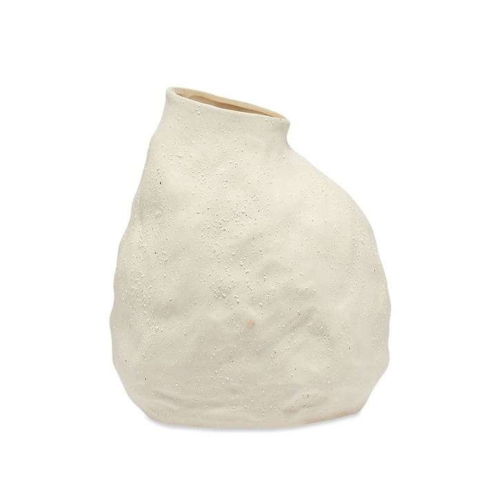 Photo: Ferm Living Vulca Vase Medium