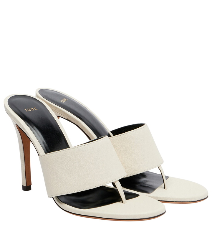 Photo: JUDE Snug leather thong sandals