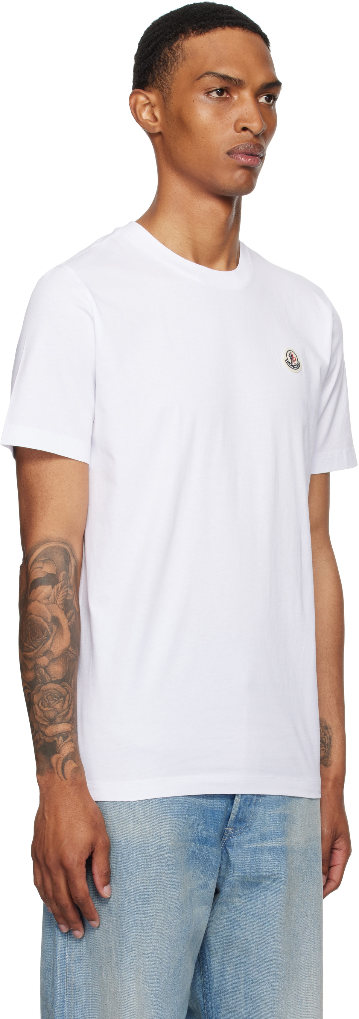 MONCLER ホワイト ロゴ Tシャツ Moncler flocked-logo Cotton T-shirt | White | FARFETCH