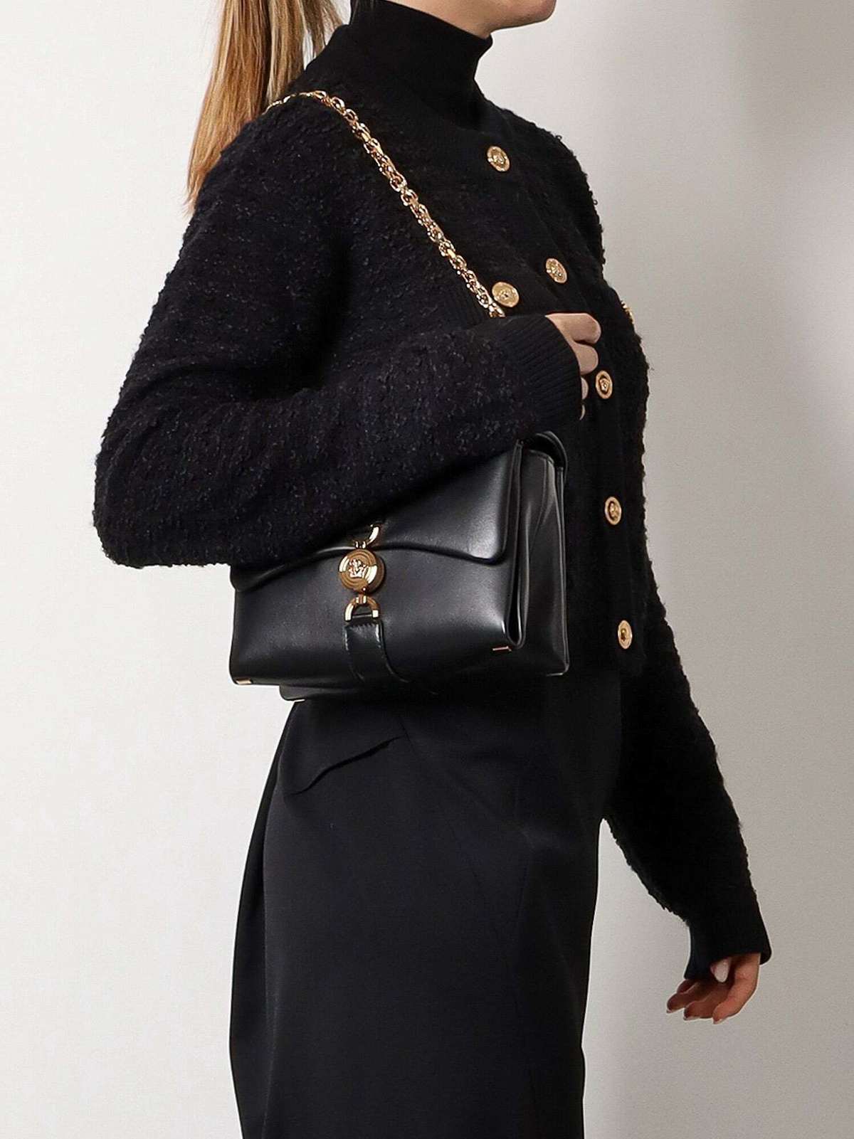 ショルダーバッグ・ポシェット VERSACE BLACK NAPPA LEATHER KLEIO SHOULDER BAG Versace Kleio Flap Leather Chain Shoulder Bag | Neiman Marcus