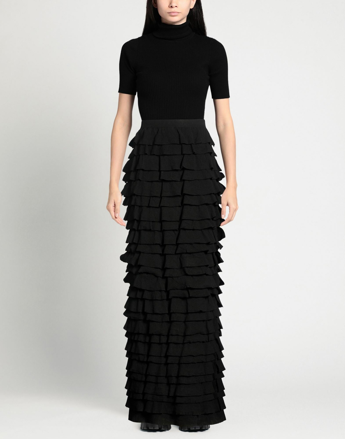 Quira Womens Maxi skirt in Black