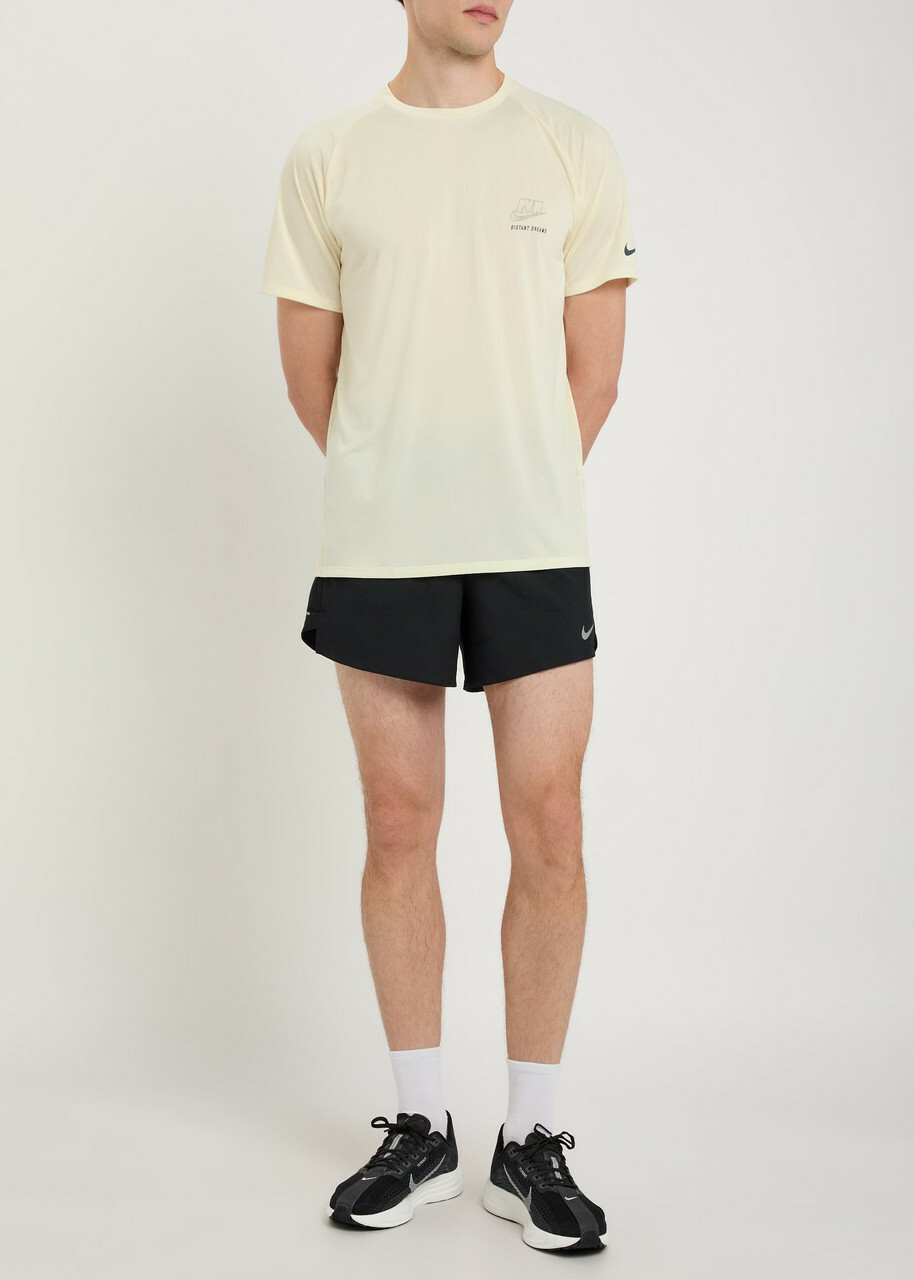 Nike Stride Distant Dreams Running T-shirt Off White