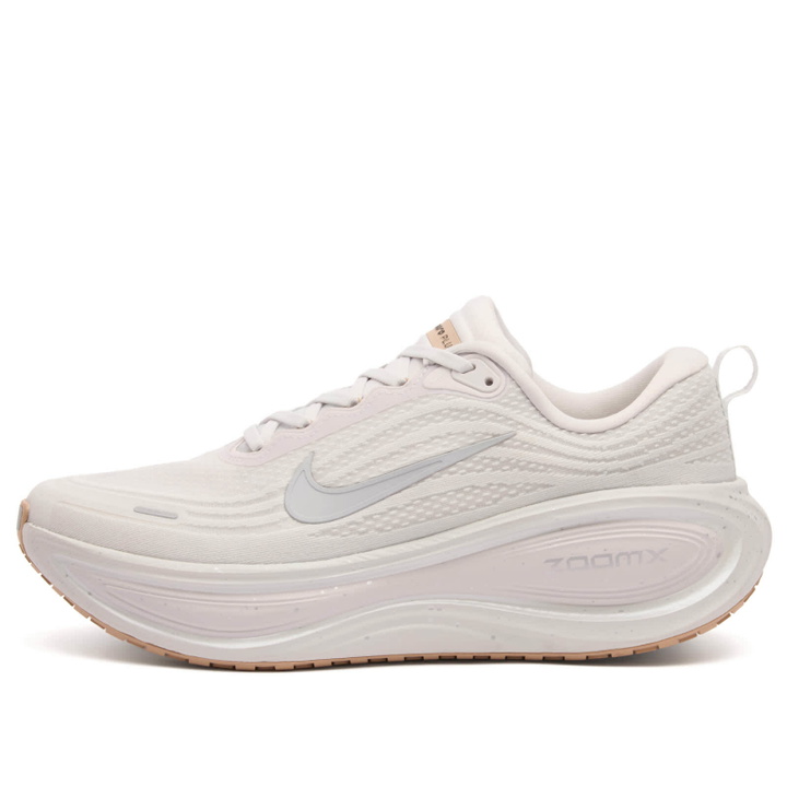 Photo: Nike Vomero Plus Speckle Sneaker in Vast Grey/Hemp-Chrome/Black