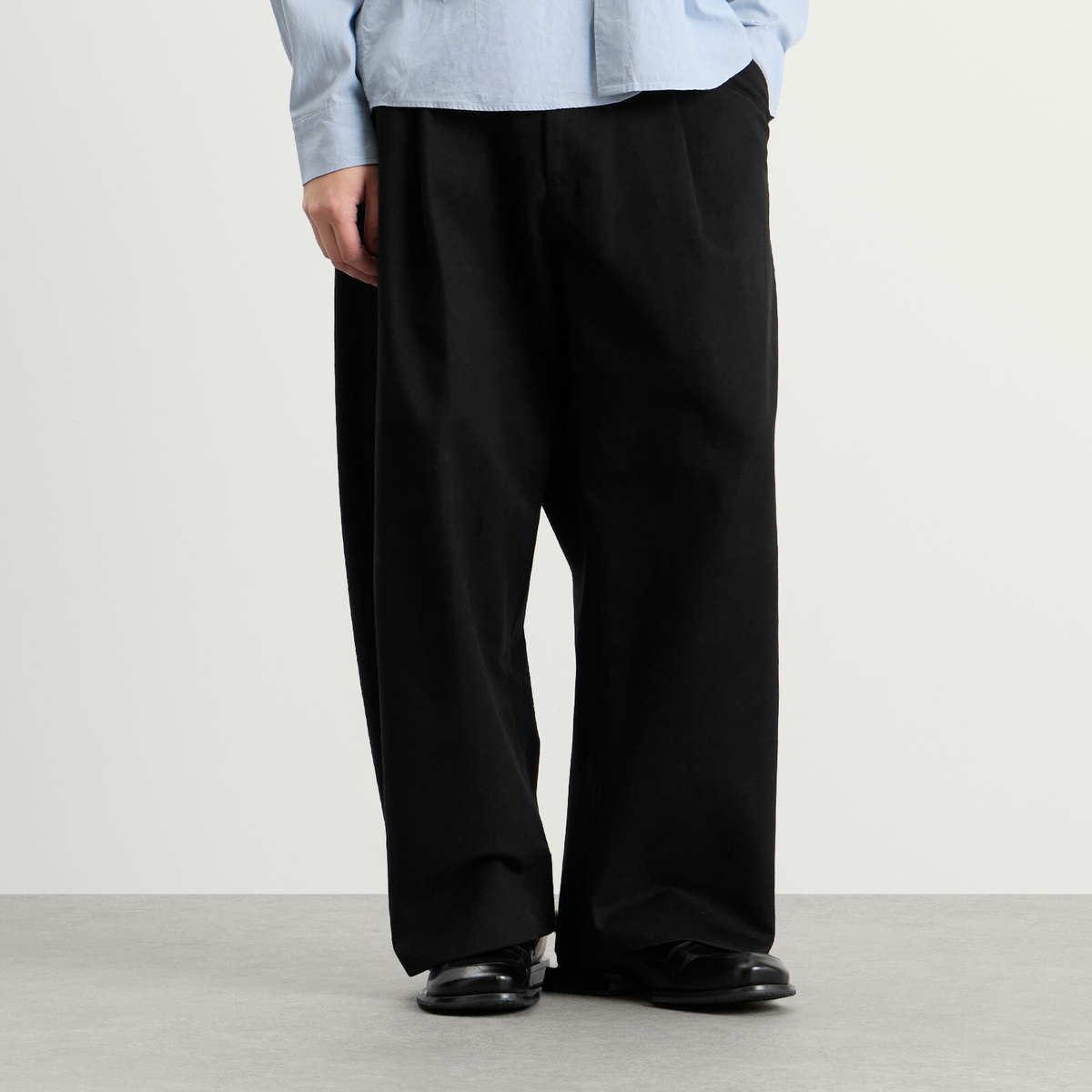 Studio Nicholson Men's Sorte Deep Pleat Volume Pant in Black