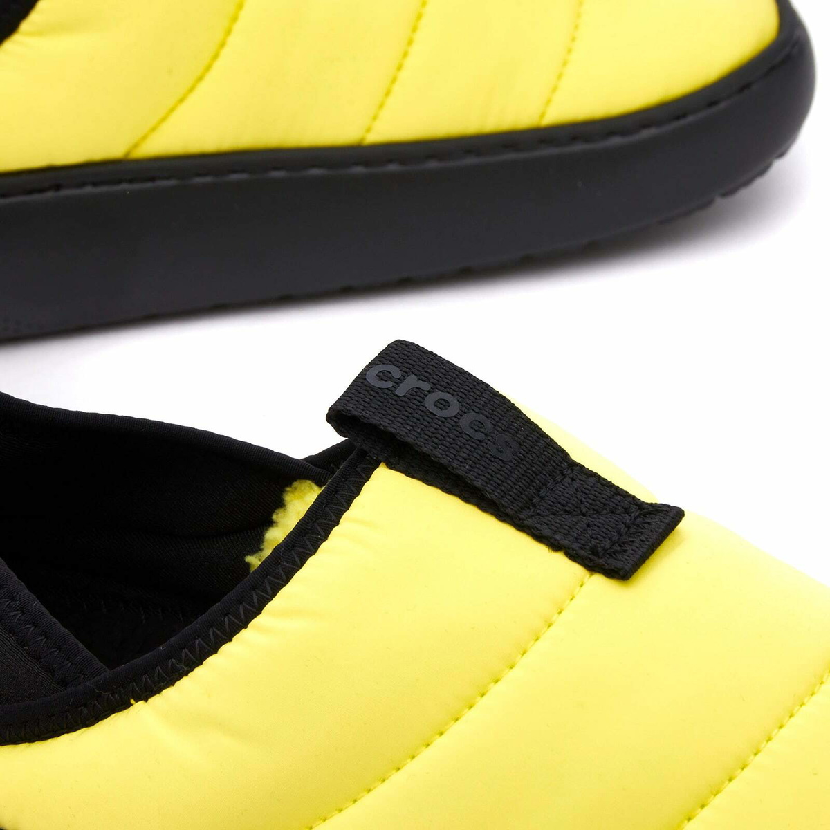 [CROCS] スリッポン CLASSIC PUFF MOC サイバーイエロー Crocs Classic Puff Moc in Cyber Yellow/Multi Crocs