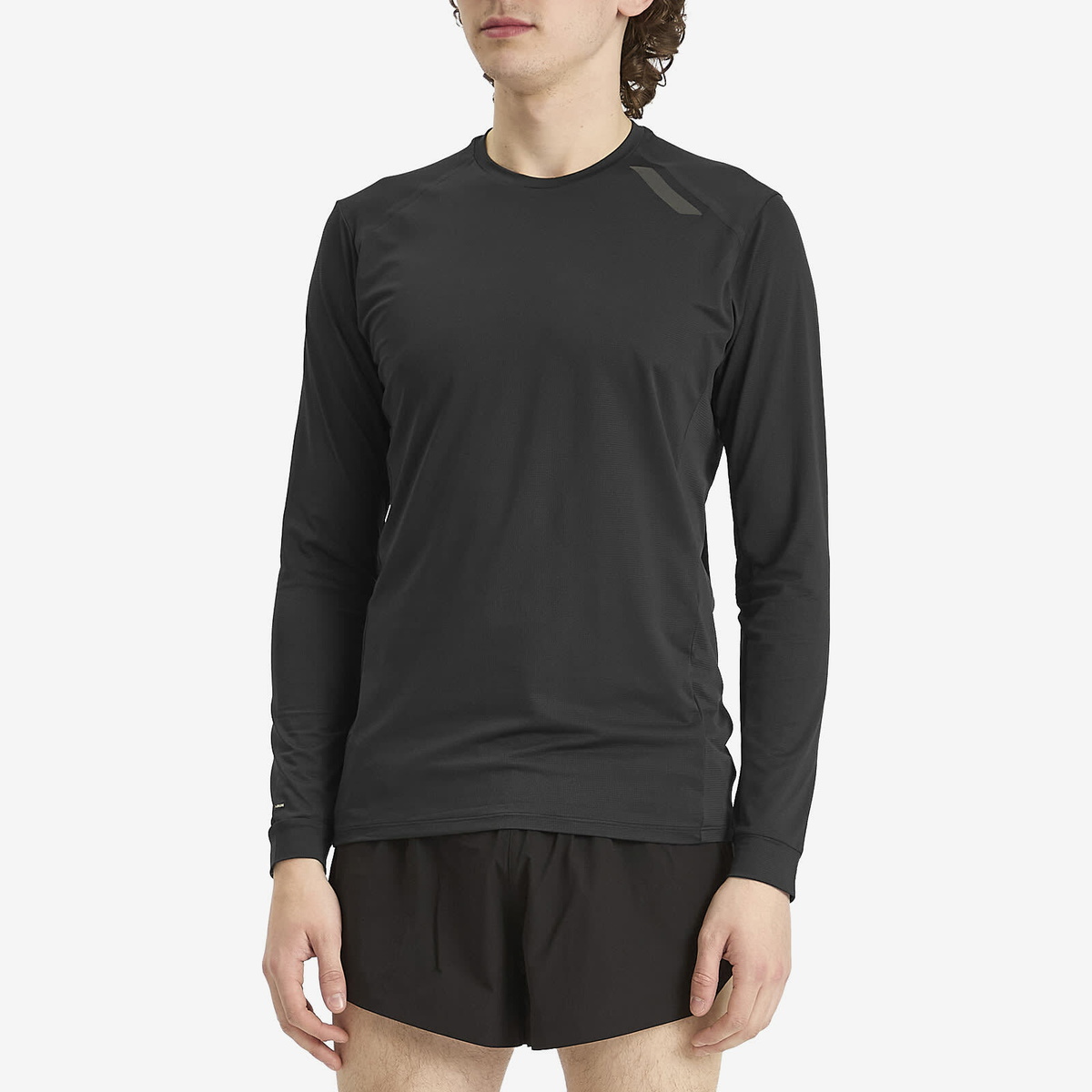 SOAR Men's Long Sleeve Tech T-Shirt in Black Soar Running