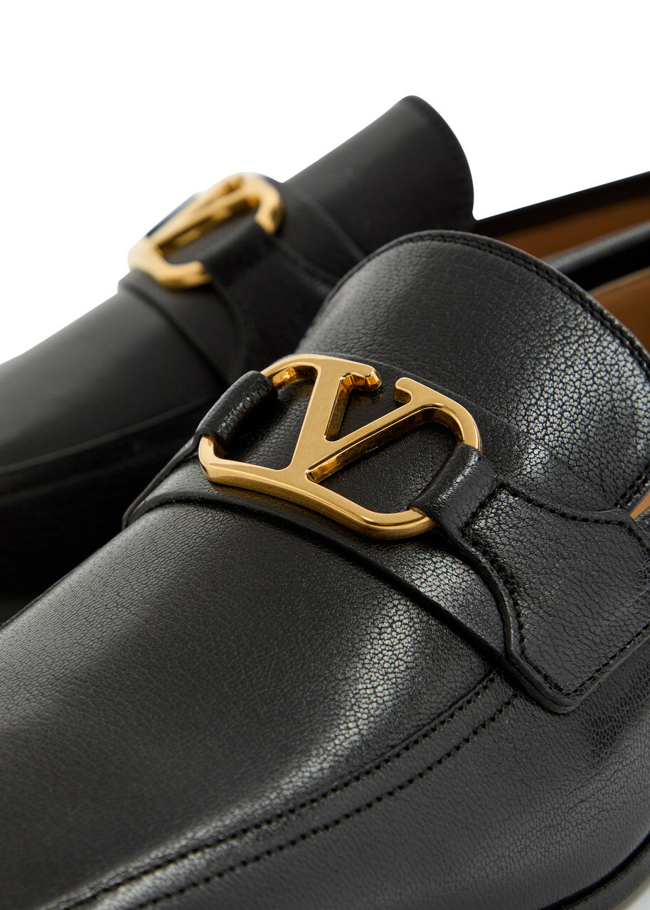 Valentino Garavani Vlogo Grained Leather Loafers Black