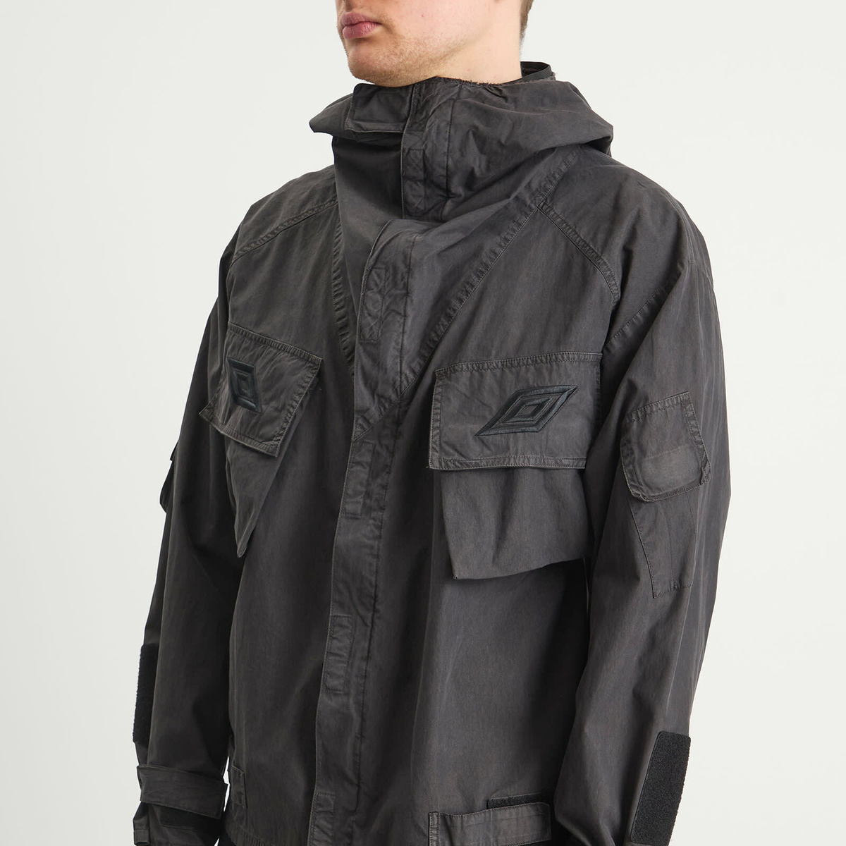 Umbro by Slam Jam Men's Mid Field Jacket in Dark Olive