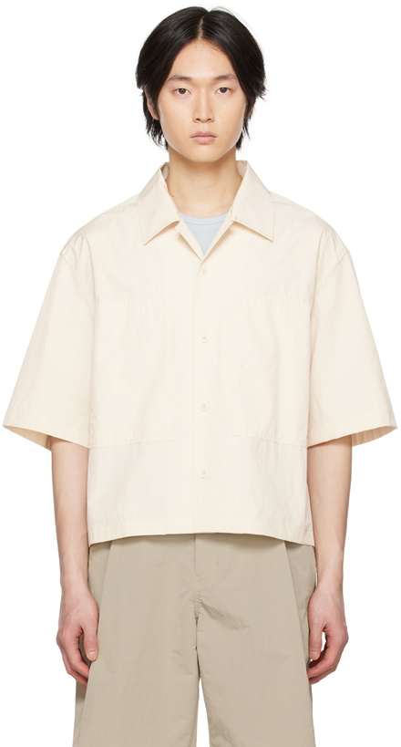 Photo: AMOMENTO Off-White Boxy Shirt