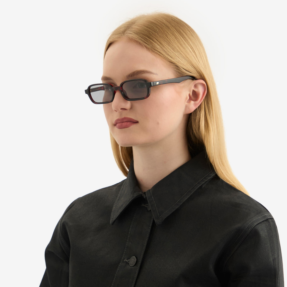 Le Specs Pilferer Sunglasses in Cherry Tort/Smoke Tint 