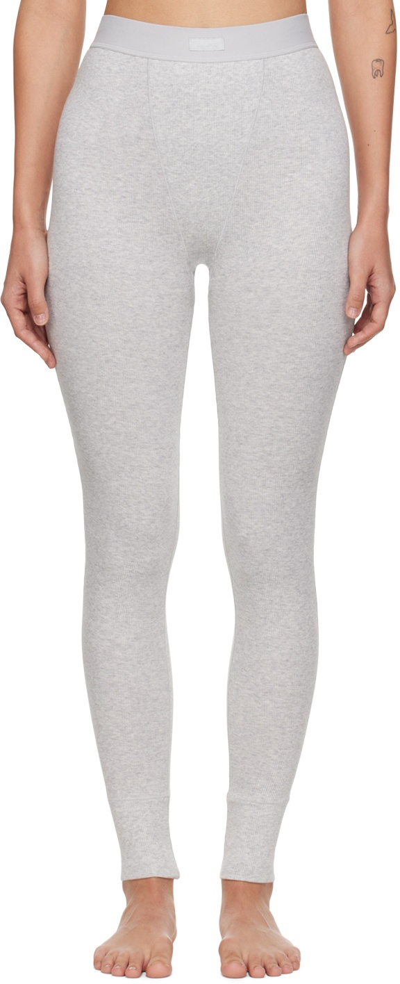 Gray leggings hi-res stock photography and images - Alamy