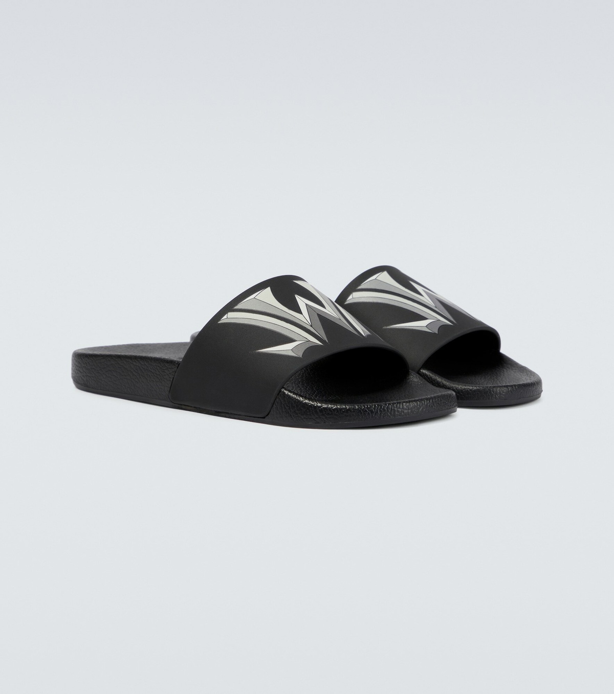 JW Anderson - Pool rubber slides JW Anderson display picture 3