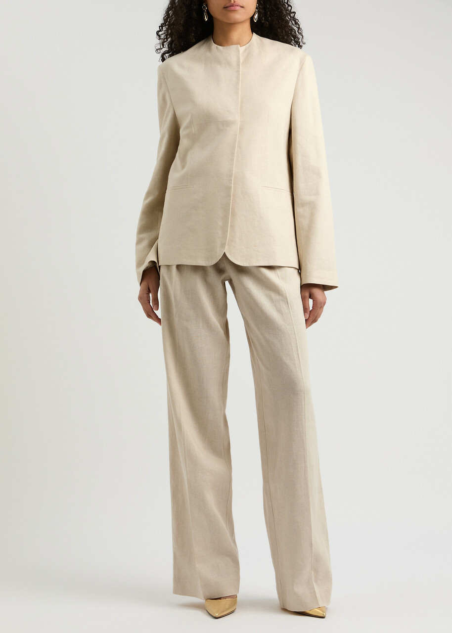 16 Arlington Erra Woven Jacket Cream