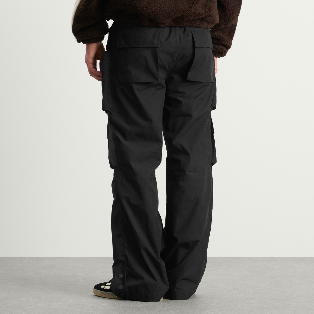 AMIRI Men's Multi Pocket Cargo Pants in Black