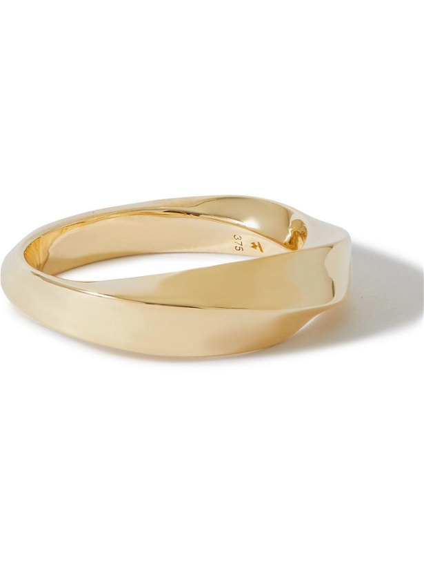Photo: Tom Wood - Gold Ring - Gold