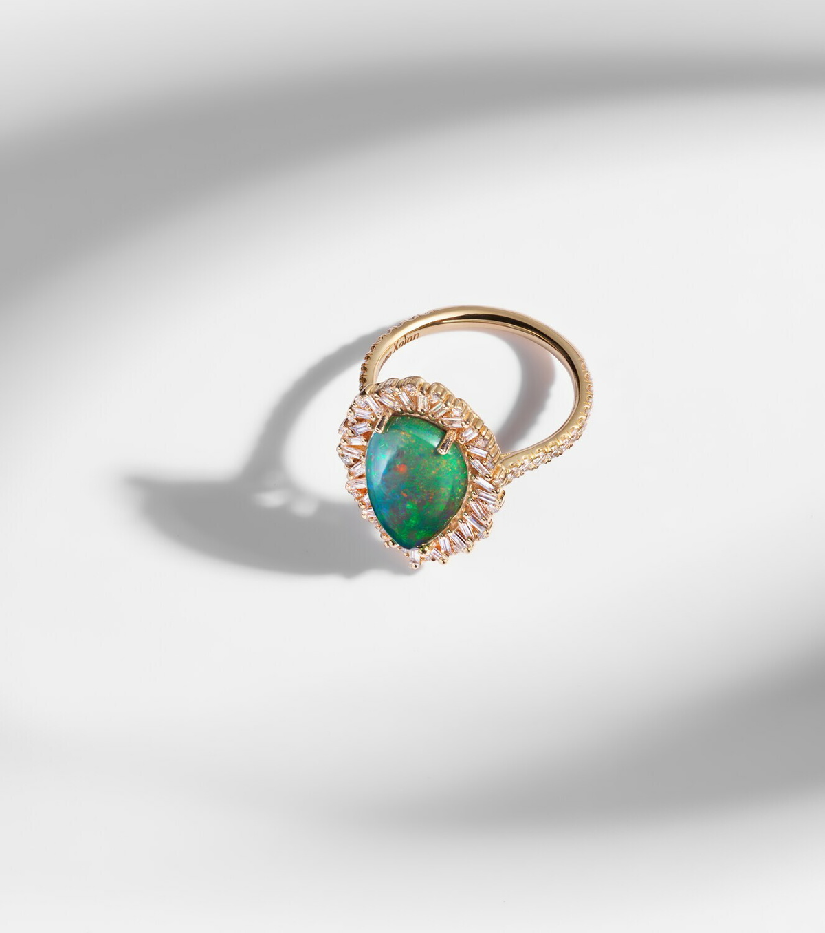 Suzanne Kalan Portrait 18kt gold ring with opal and diamonds