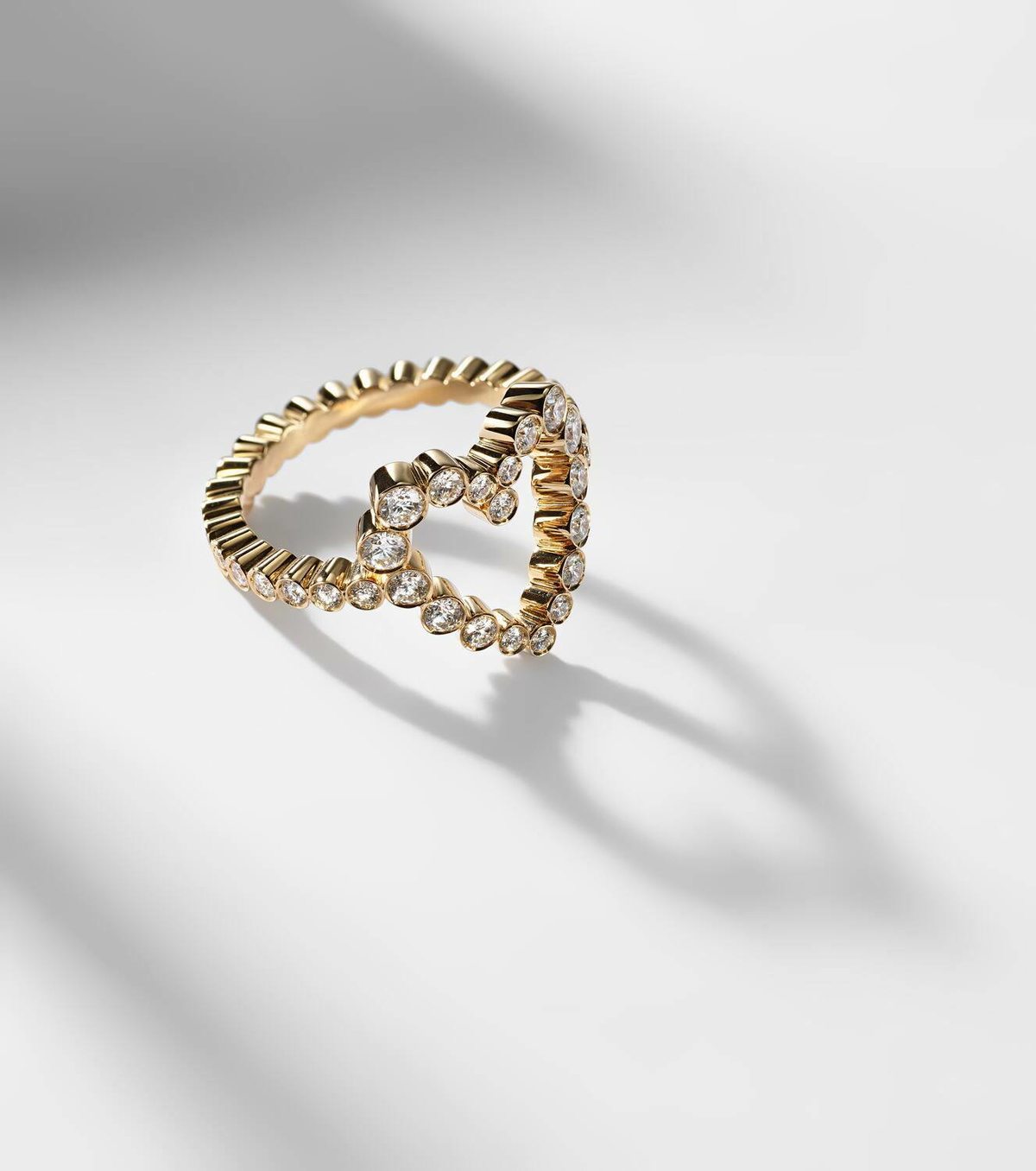 Sophie Bille Brahe Ensemble Coeur 18kt gold ring with diamonds