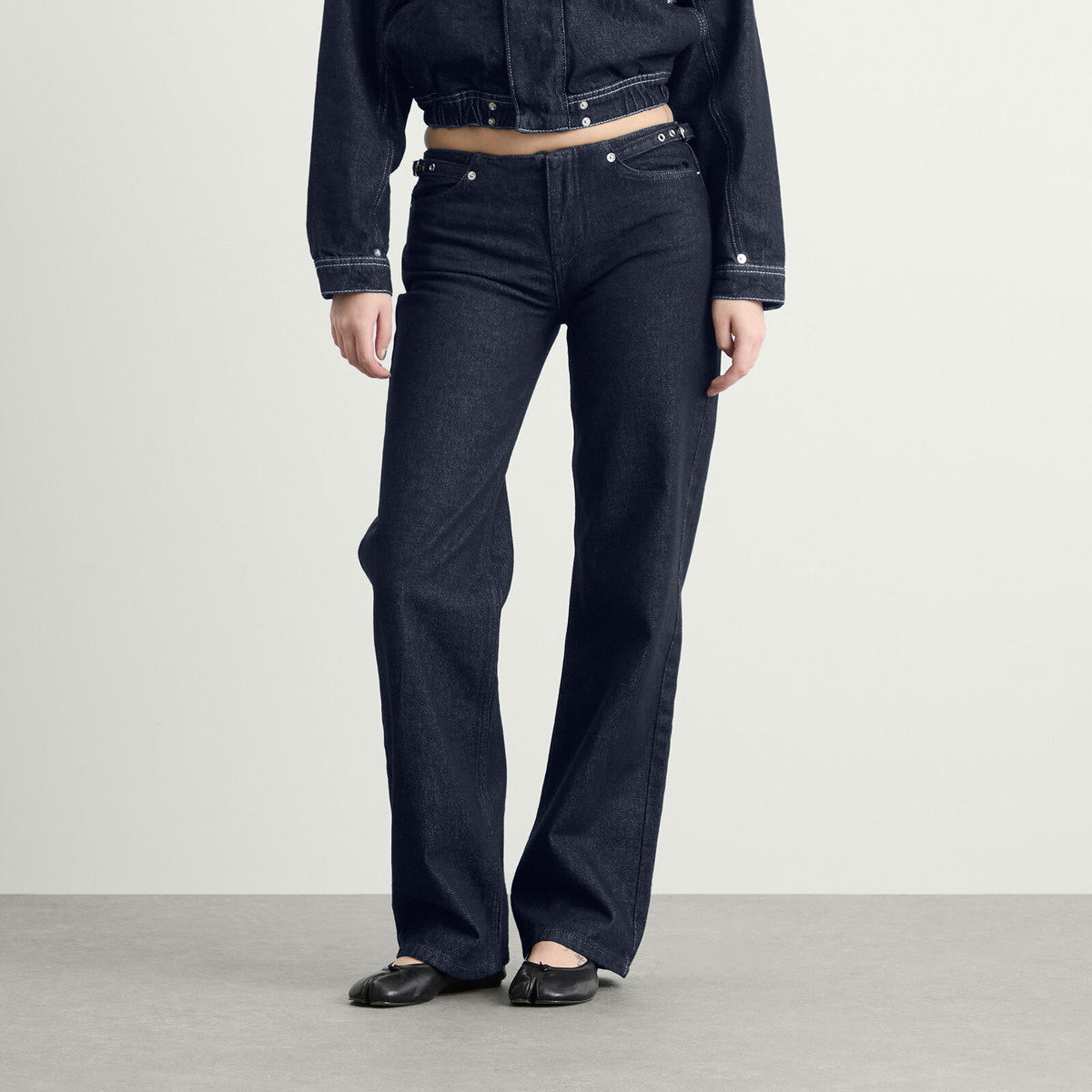 Peachy Den Women's Stevie Low Rise Jeans in Indigo Rinse