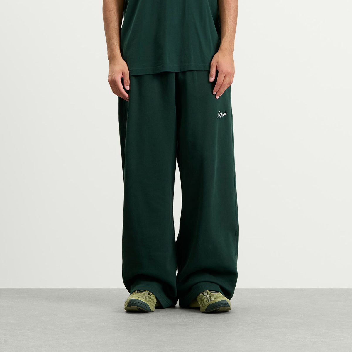 Acne Studios Men's Prowsen U Venice Logo Sweatpant in Dark Green