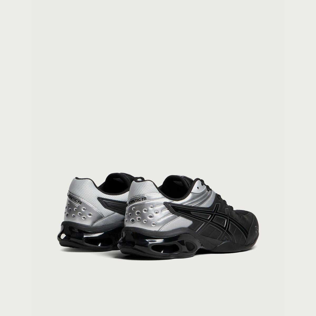 Asics GEL-KINETIC FR Sneaker in Black/Pure Silver