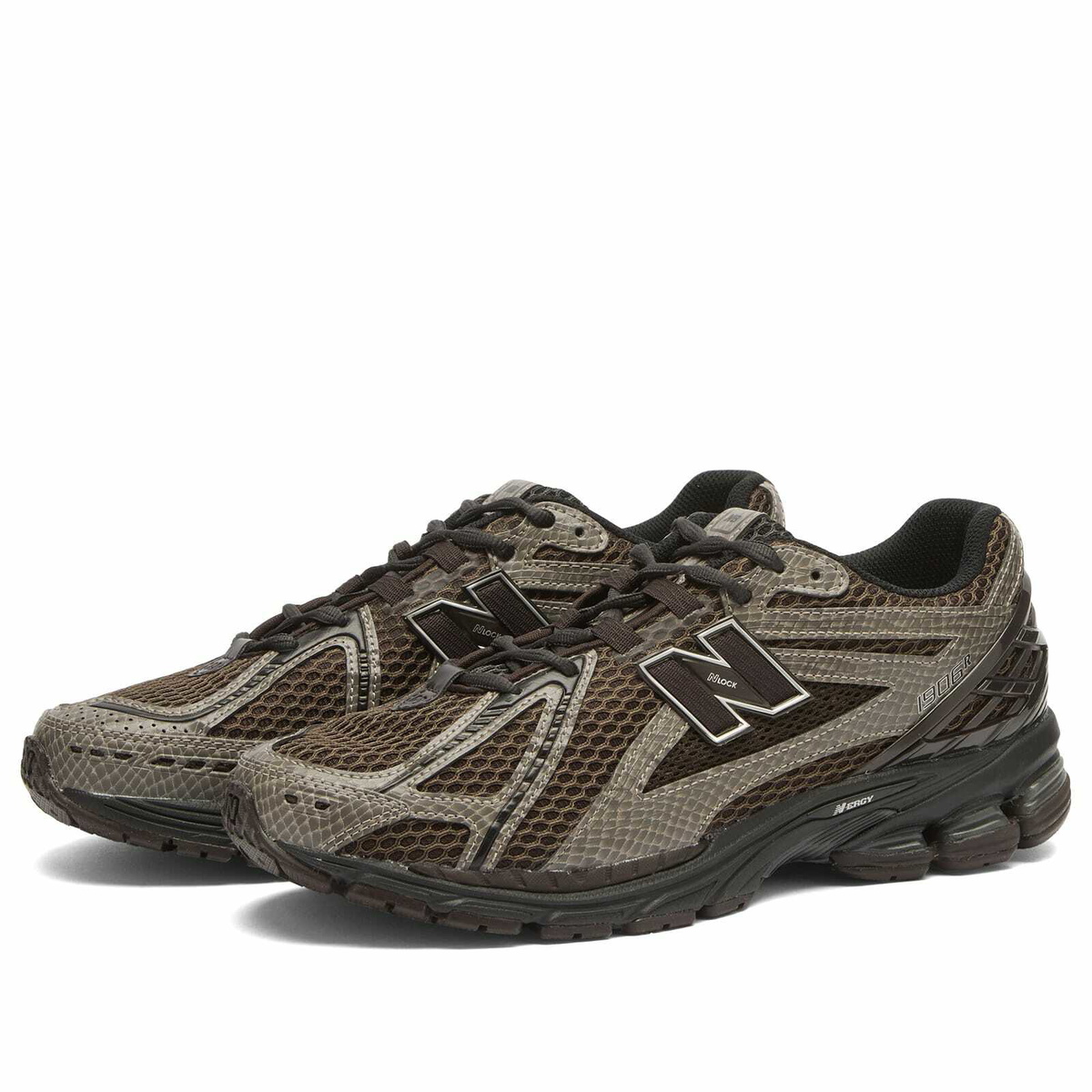 New Balance 1906 Sneaker in Thunder Brown/Black