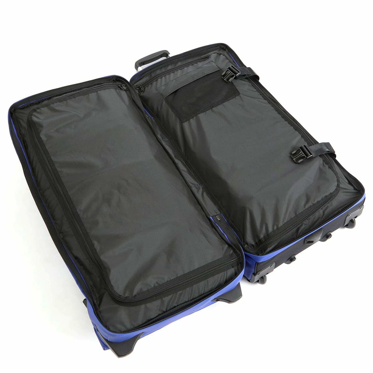 Eastpak Transit'r Large Travel Bag With Wheels in Tarp Blue 