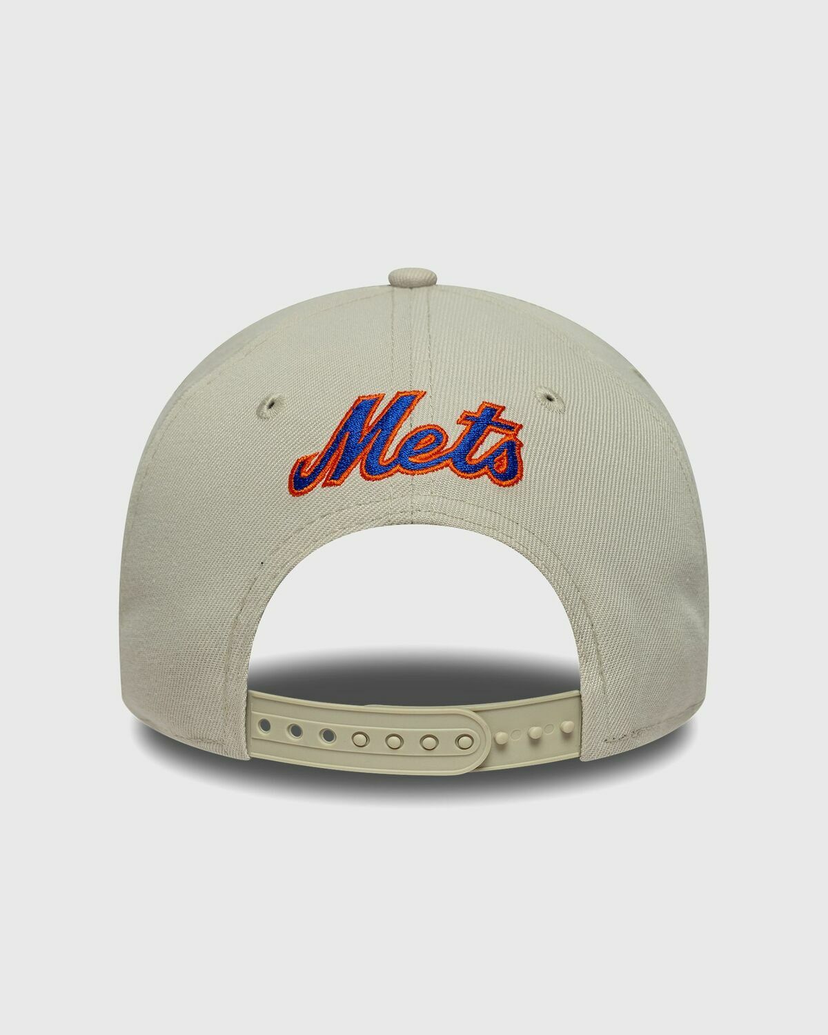 OUTLINE SCRIPT EFRAME NEW YORK MET
