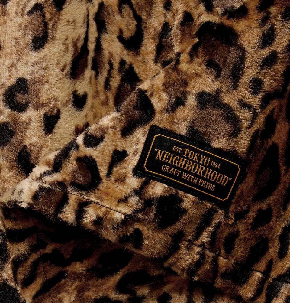 US三軒茶屋Fake Fur White Leopard Shirt Snow Leopard Animal T-shirt, Leopard Lover Shirt, Snow