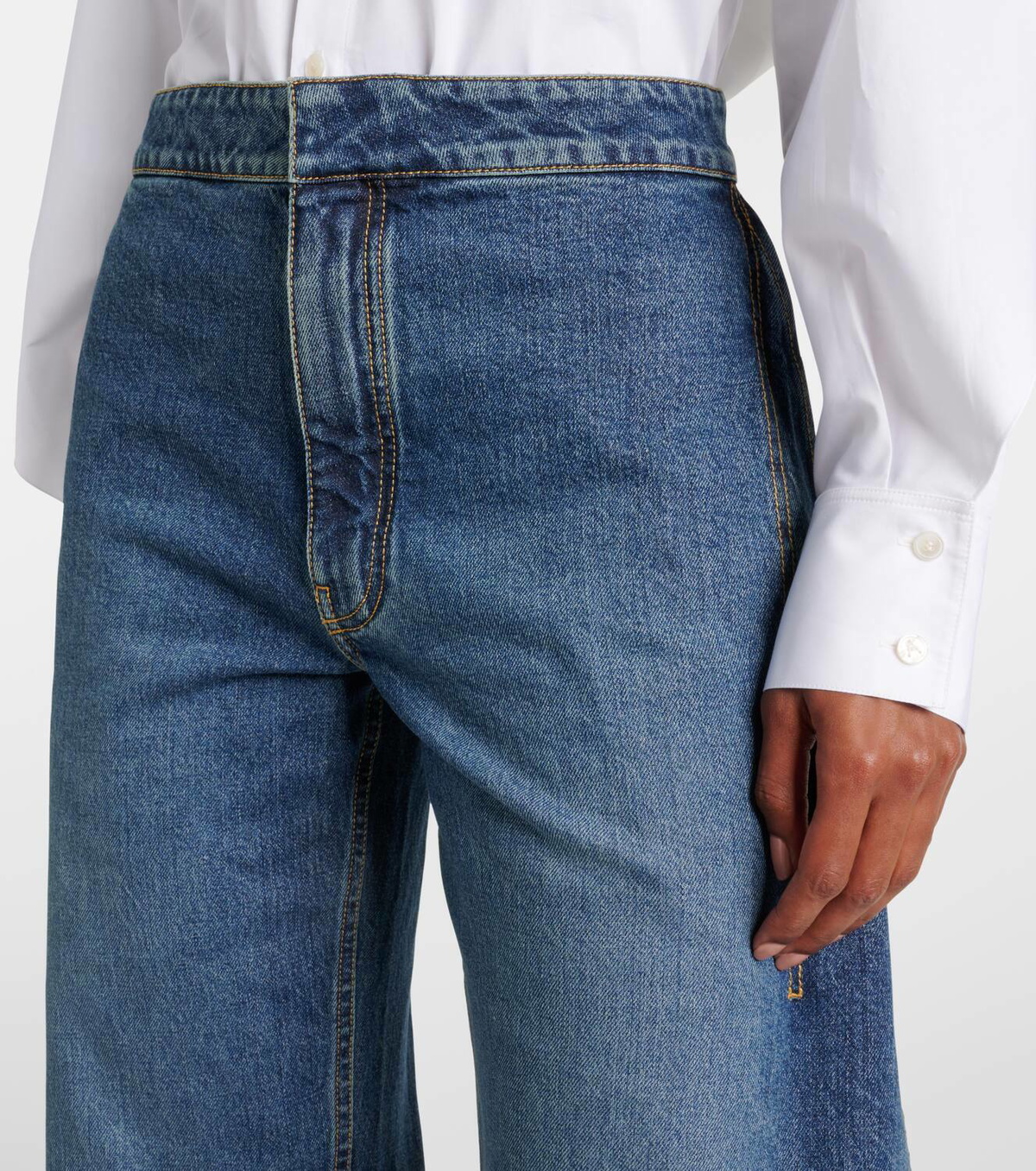 SALE【Alaia】ハイウエスト バレルレッグ ジーンズ ALAÏA High-rise barrel-leg jeans | NET-A-PORTER