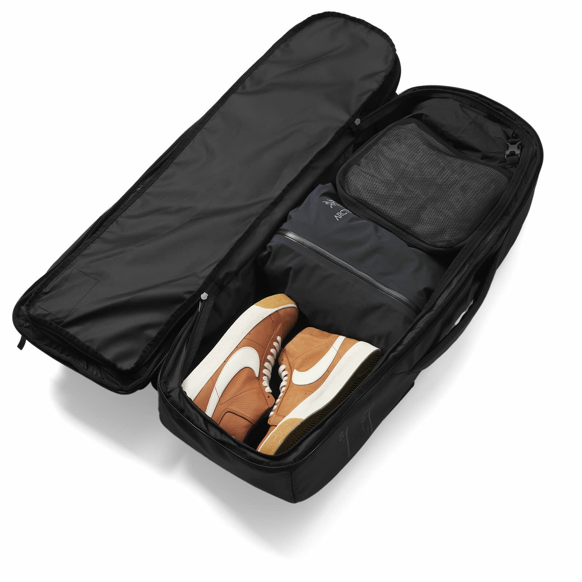 Db Journey Skateboarding Pro Travel Pack - 65L in Black Out 